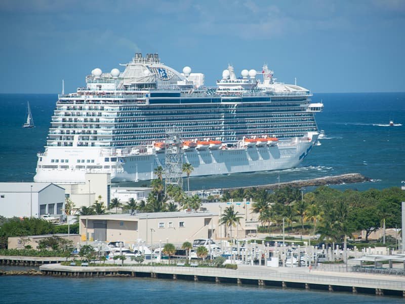 Picture of a cruise ship